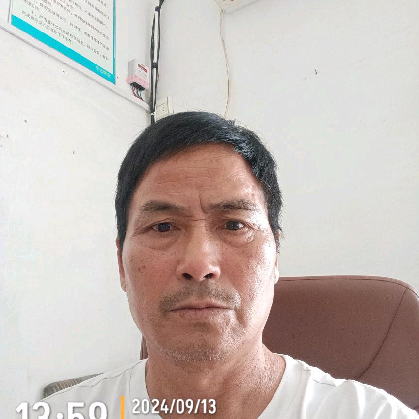 华哥🎤（晚7点半开播）