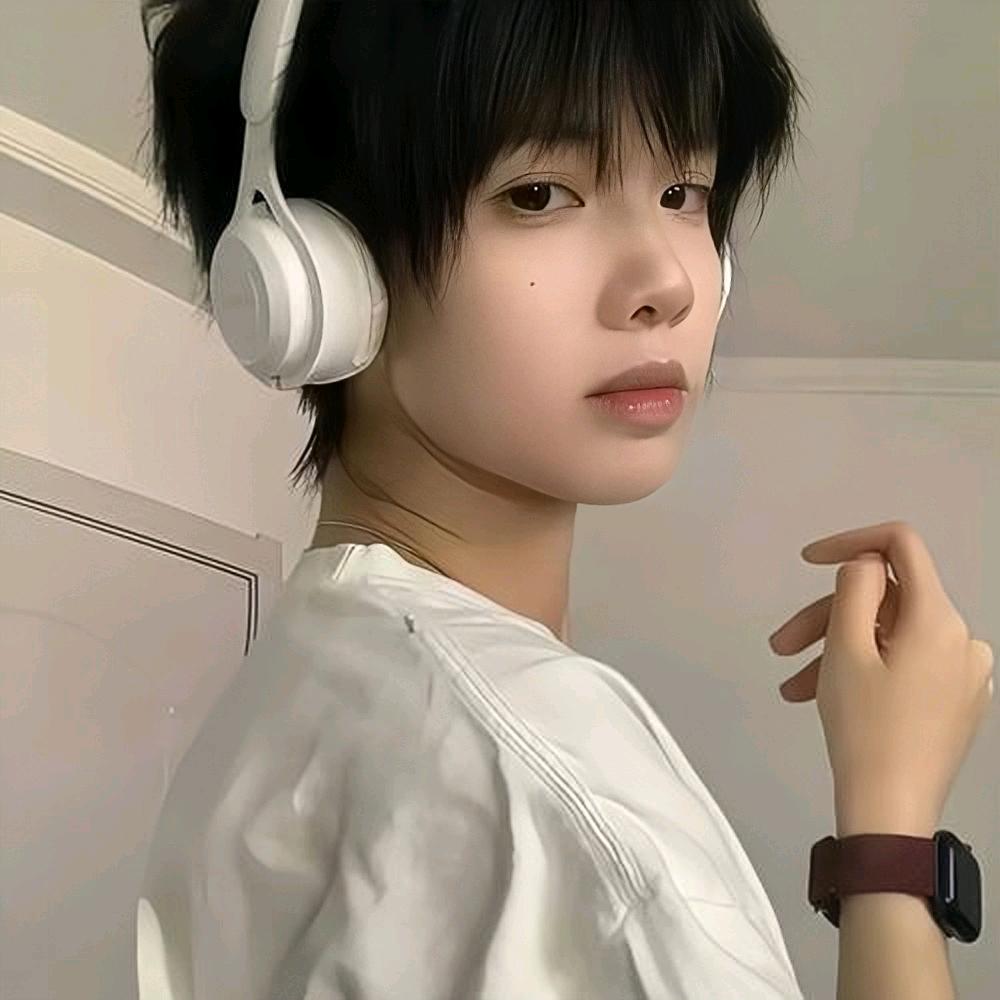 痴菠萝.