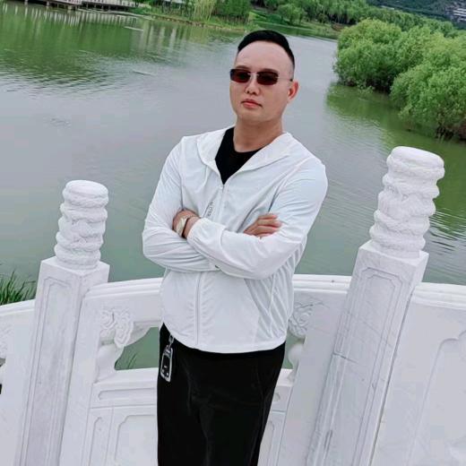 龙哥