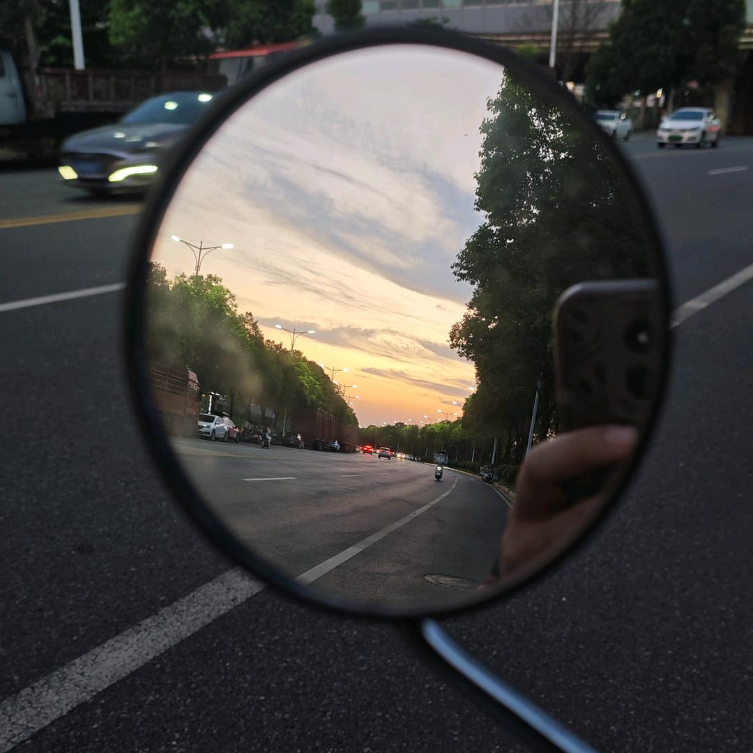 迟迟未来的守村人