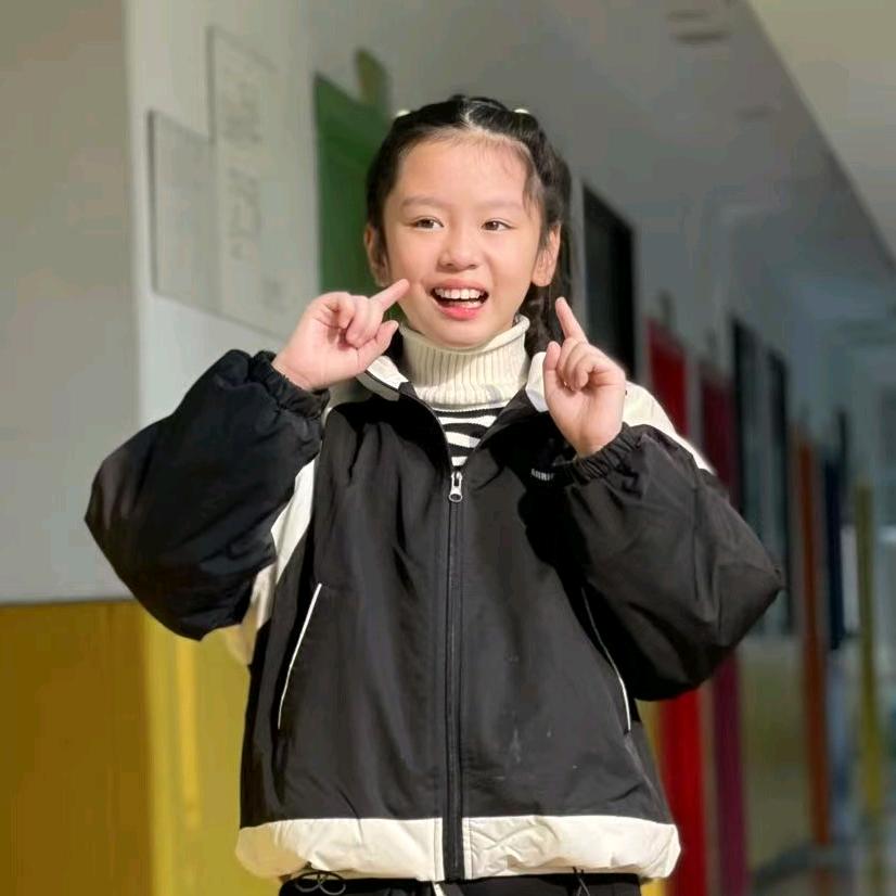 自闭症女孩月月