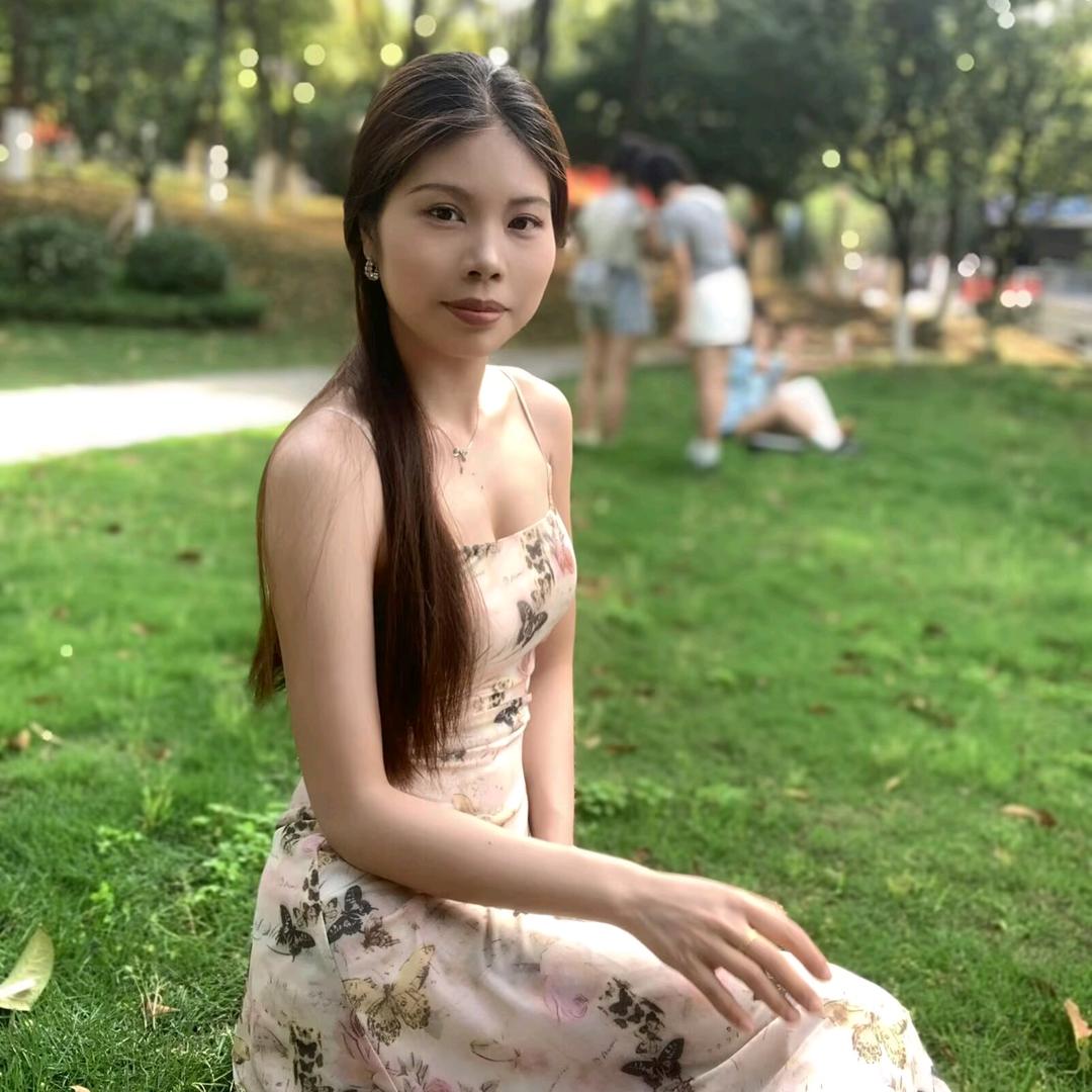 不认输的女人拒绝私聊，连赞