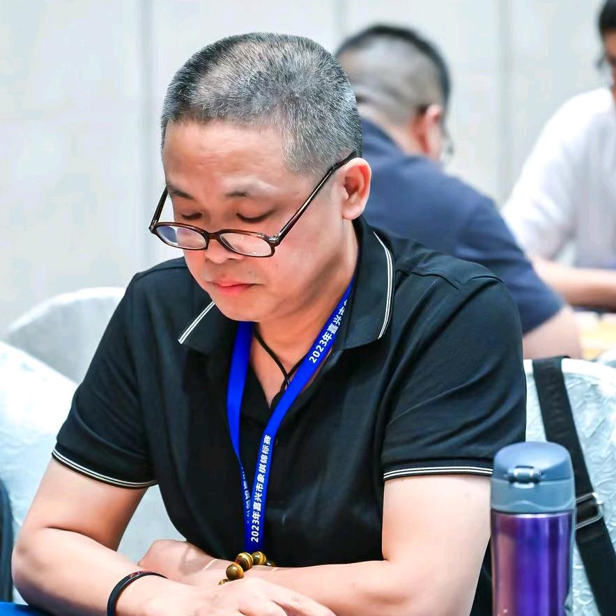 李建伦