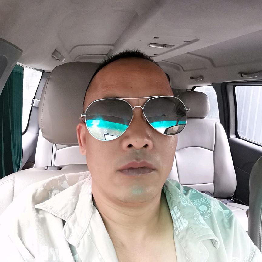 在遥远的地方，想念自己的家乡