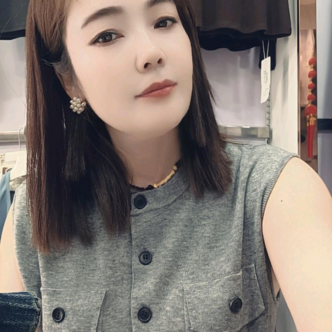 滨海老正红街刘三姐绿叶服饰