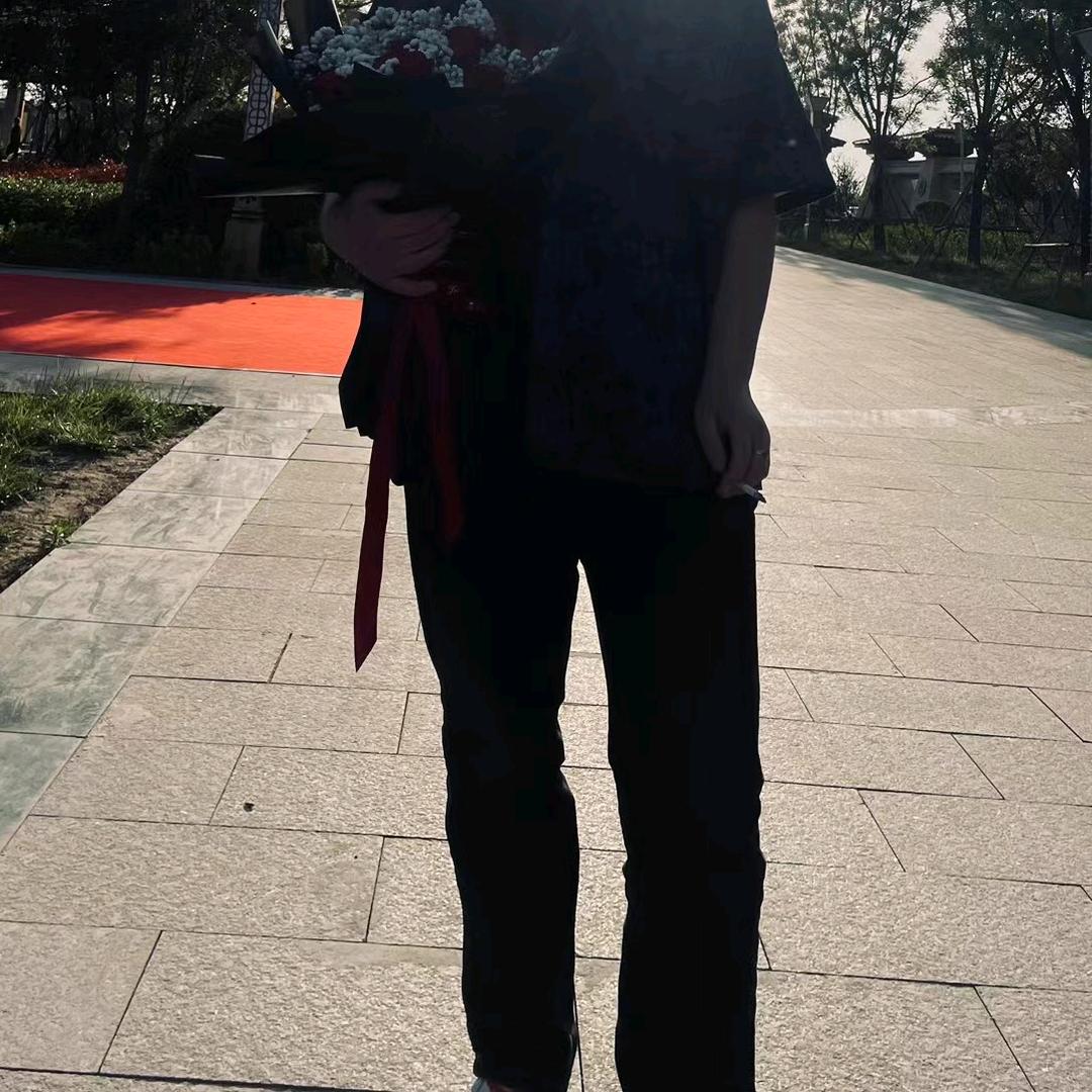 罗言.