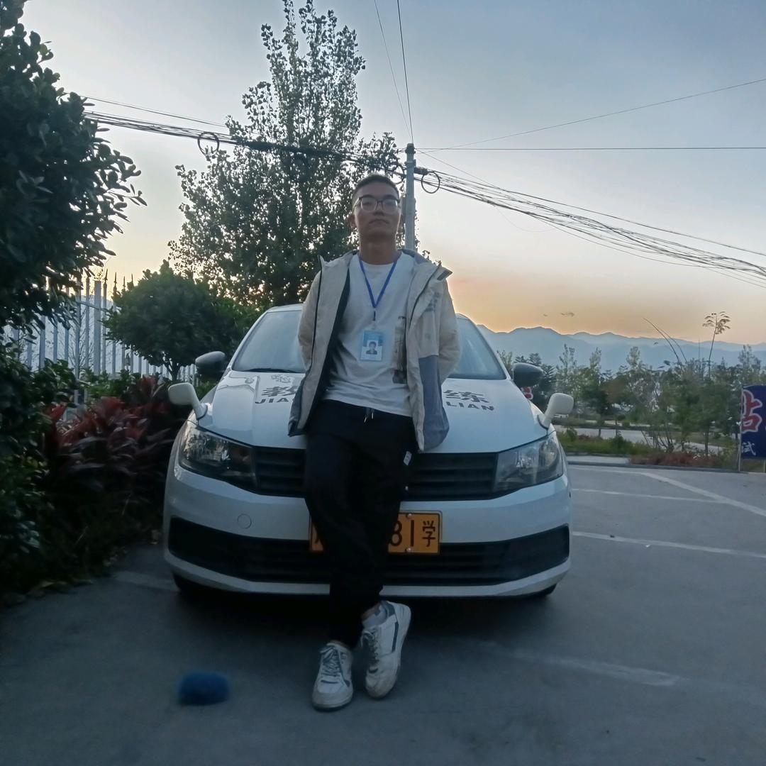 西昌天锐驾校黄教练