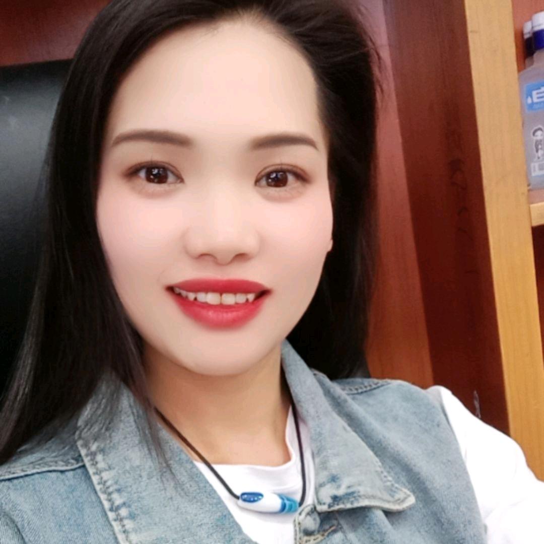 小何