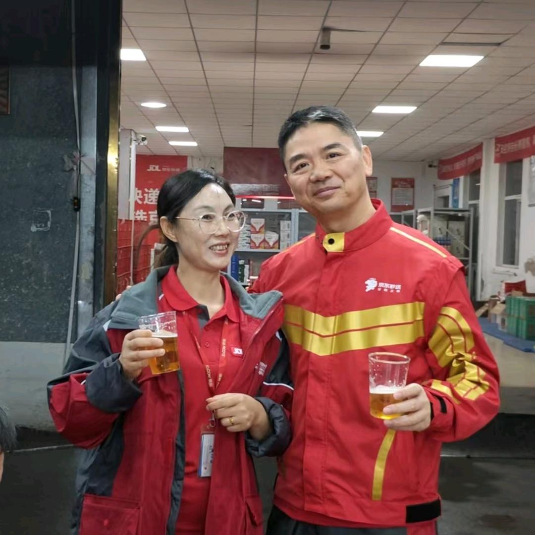 京东快递员周大姐
