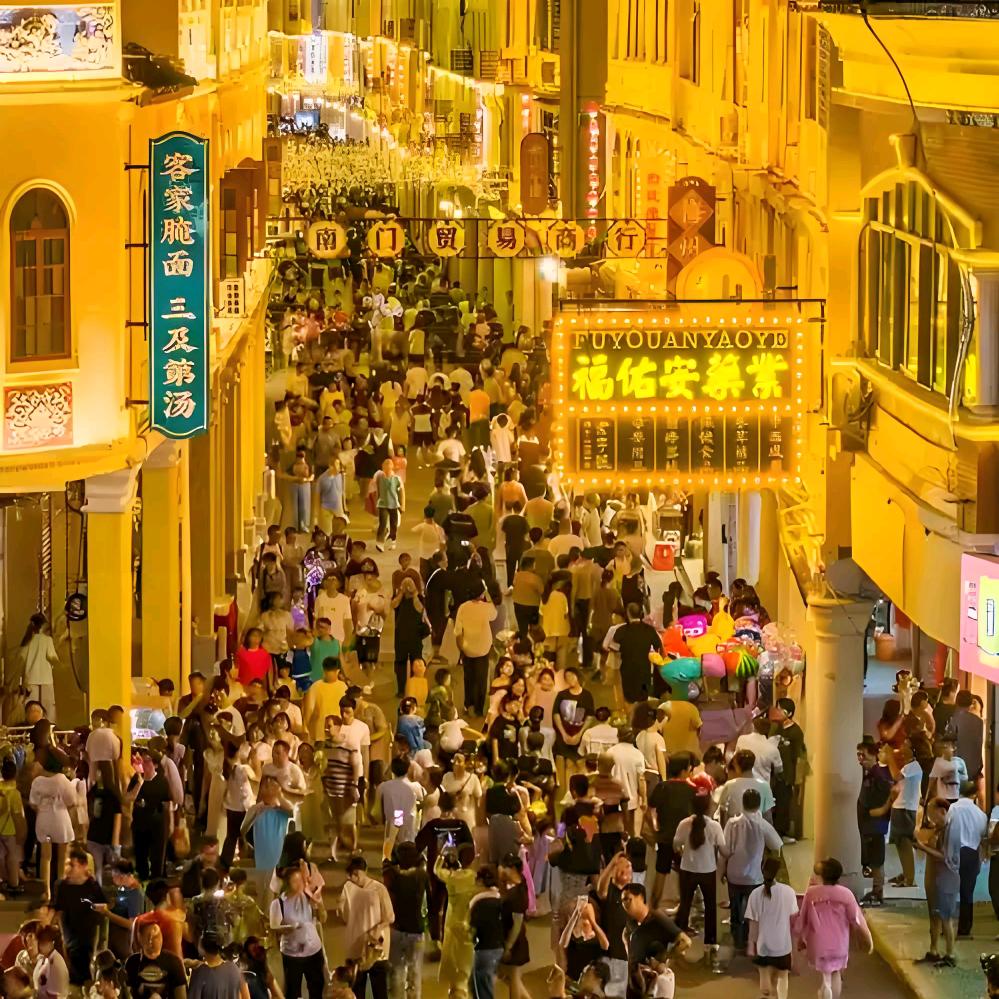 红蓝世界小超人