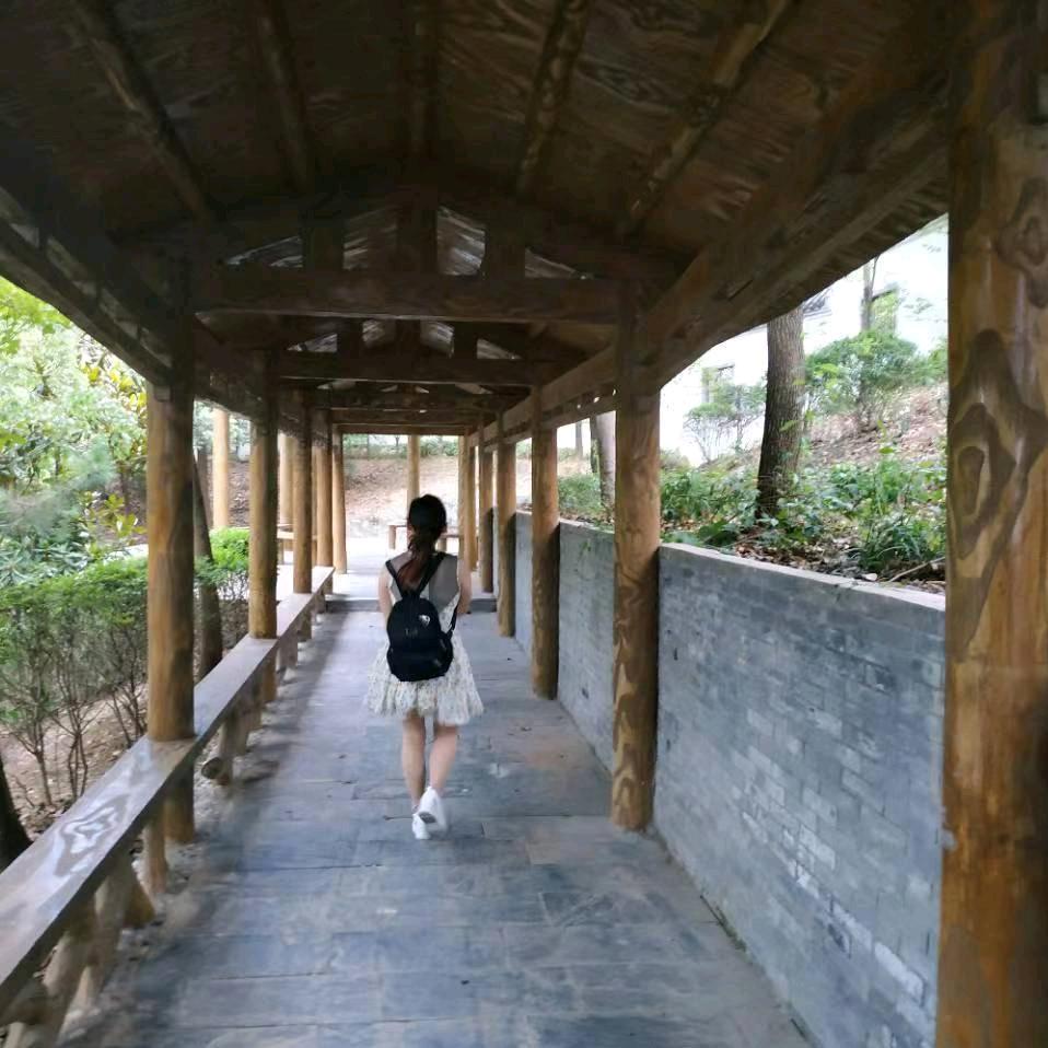 阿带