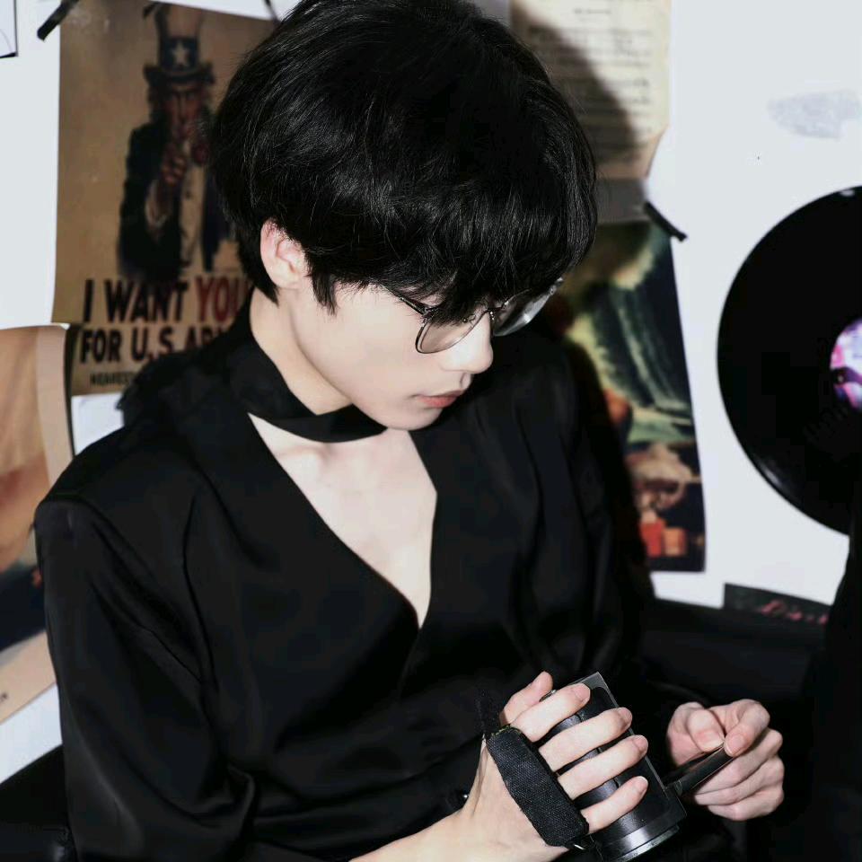 给我留点中线🐼