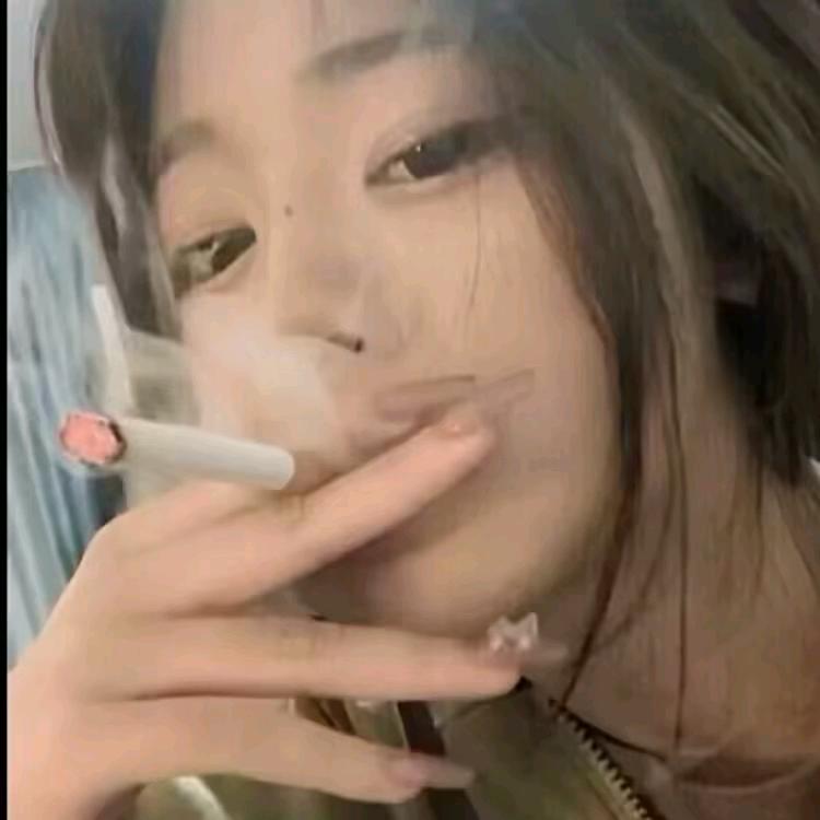 八月