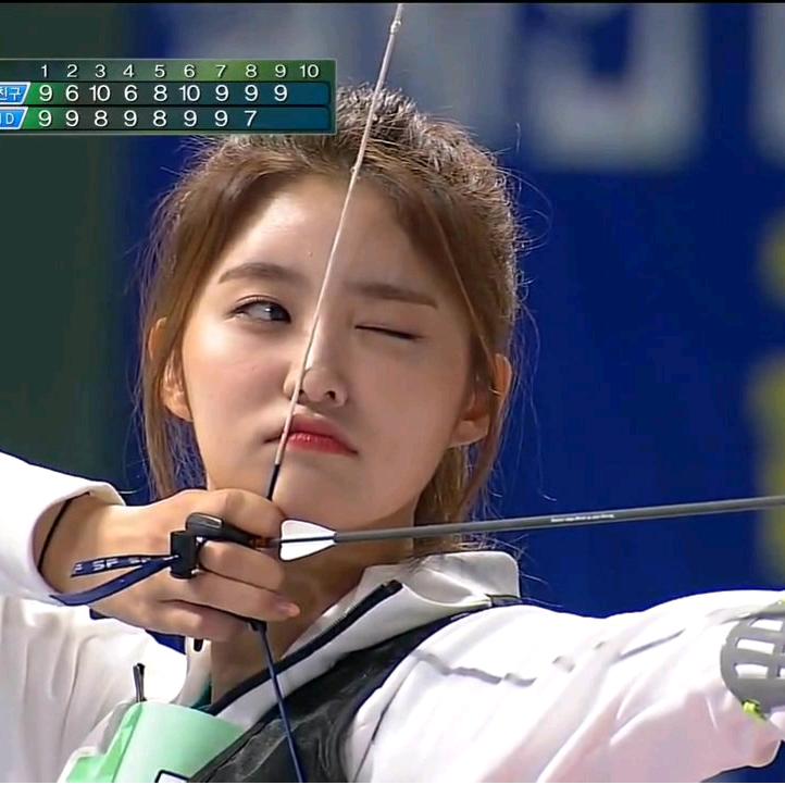 射箭姑娘