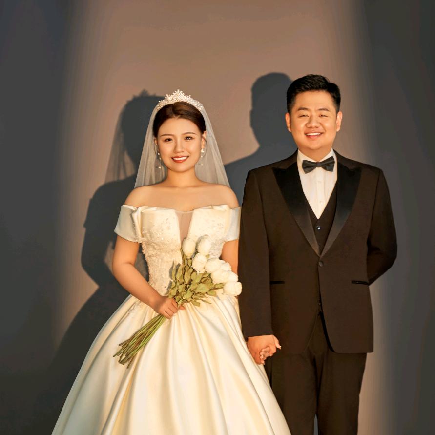 十里八乡有名的俊后生🤫