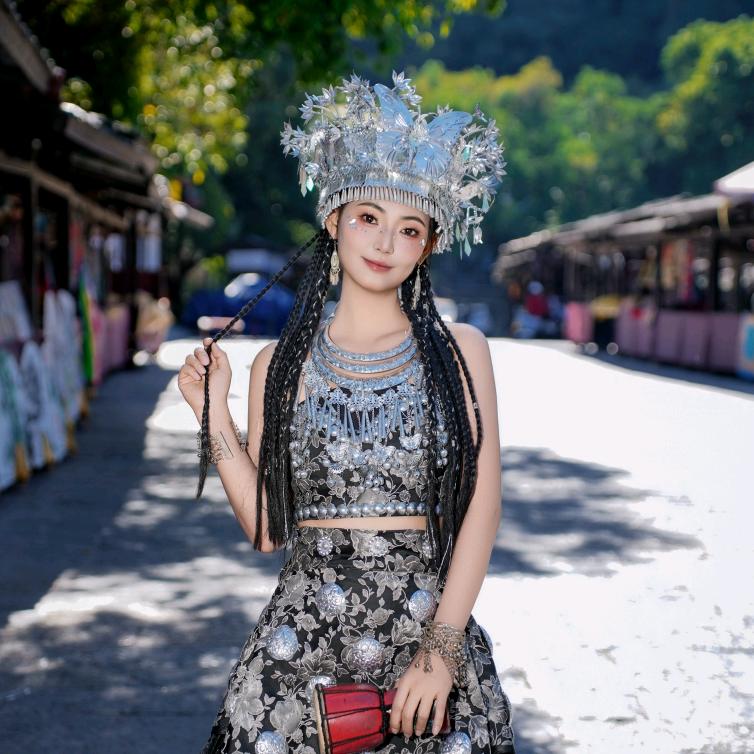 草原其其格