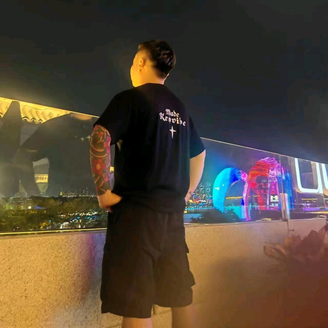 黑夜的囚徒🇨🇳