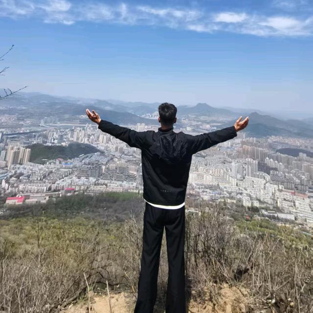 牛爷爷每天cos女仆勾引壮壮妈