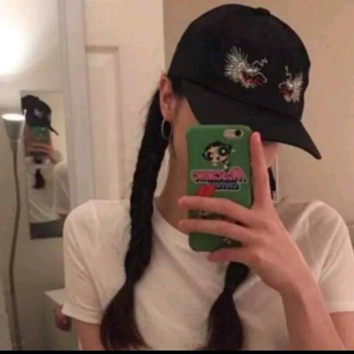 秋婷，