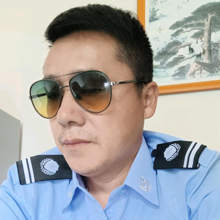 酸鑫亿