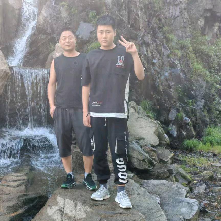 逛人园子摘人瓜