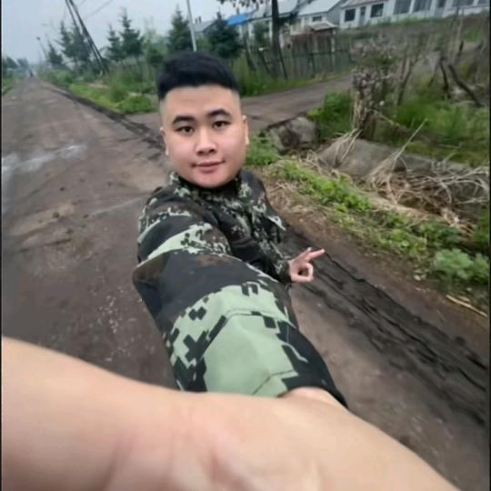 苞米地里的等待