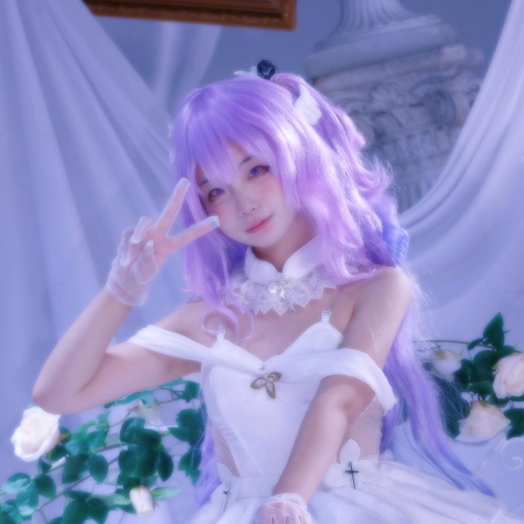 是浠月月呐