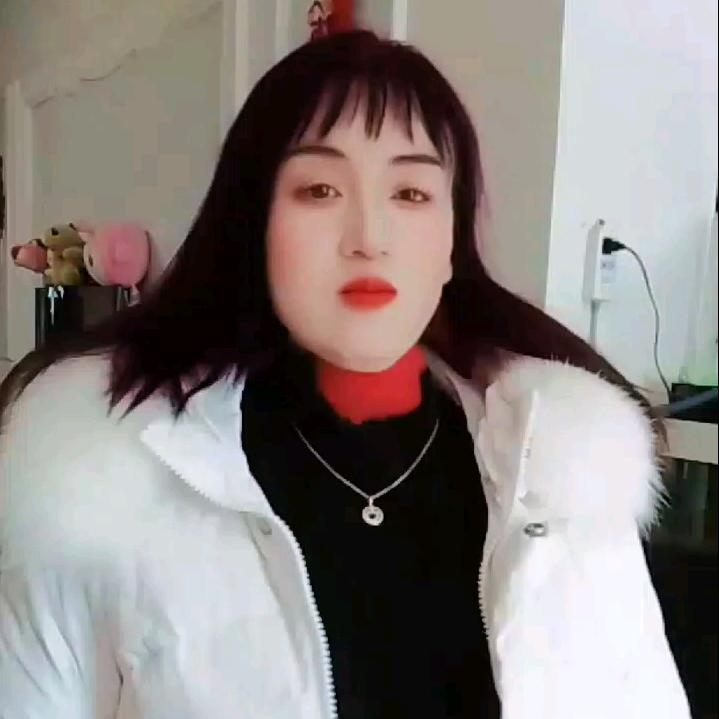 罗爰笑