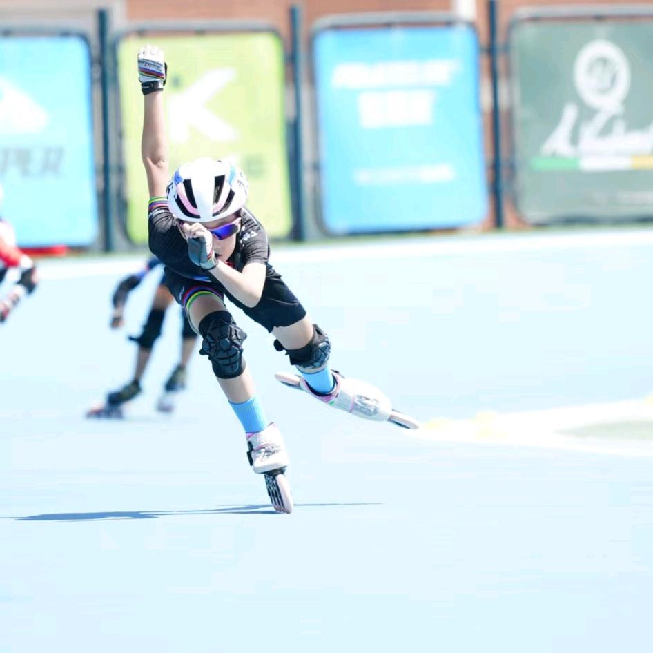 爱速滑的孙曼馨