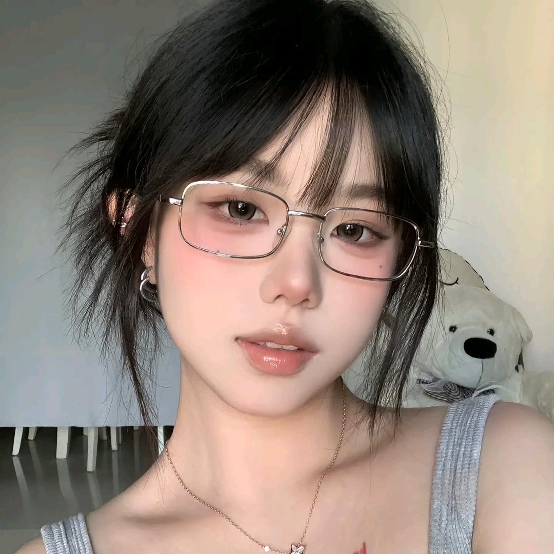 雪月✌︎'֊'
