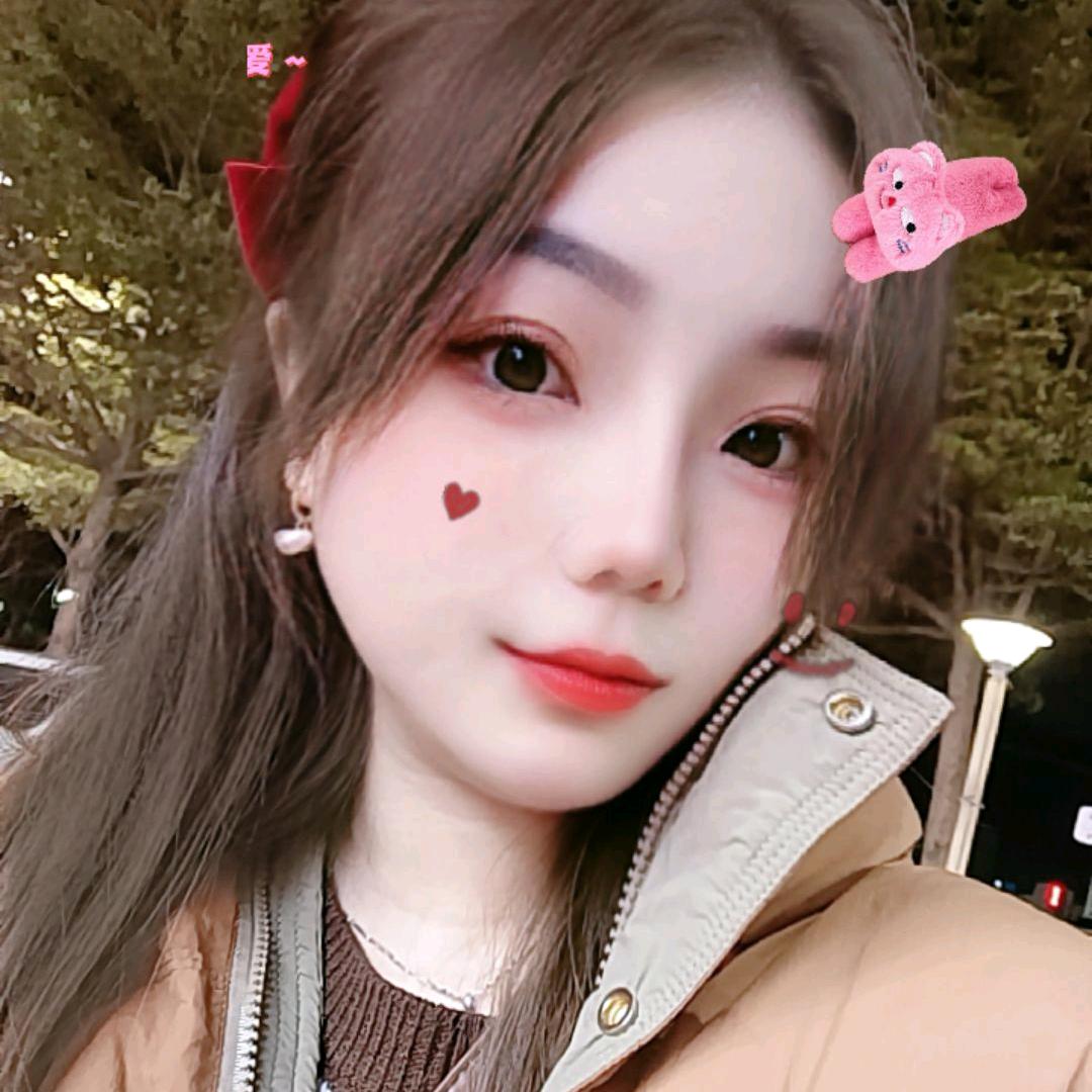 用微笑掩盖忧伤