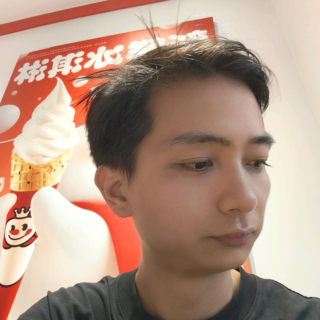 灯把黑夜烫了个洞