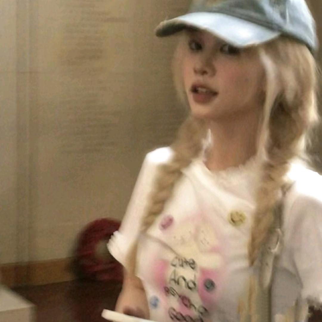 滢鱼-🦋.