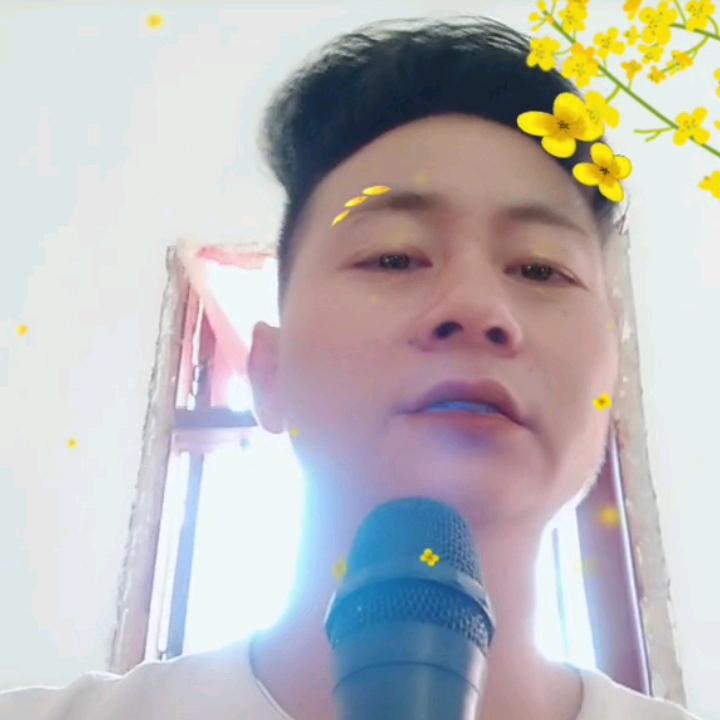 农村小罗， 爱听山歌