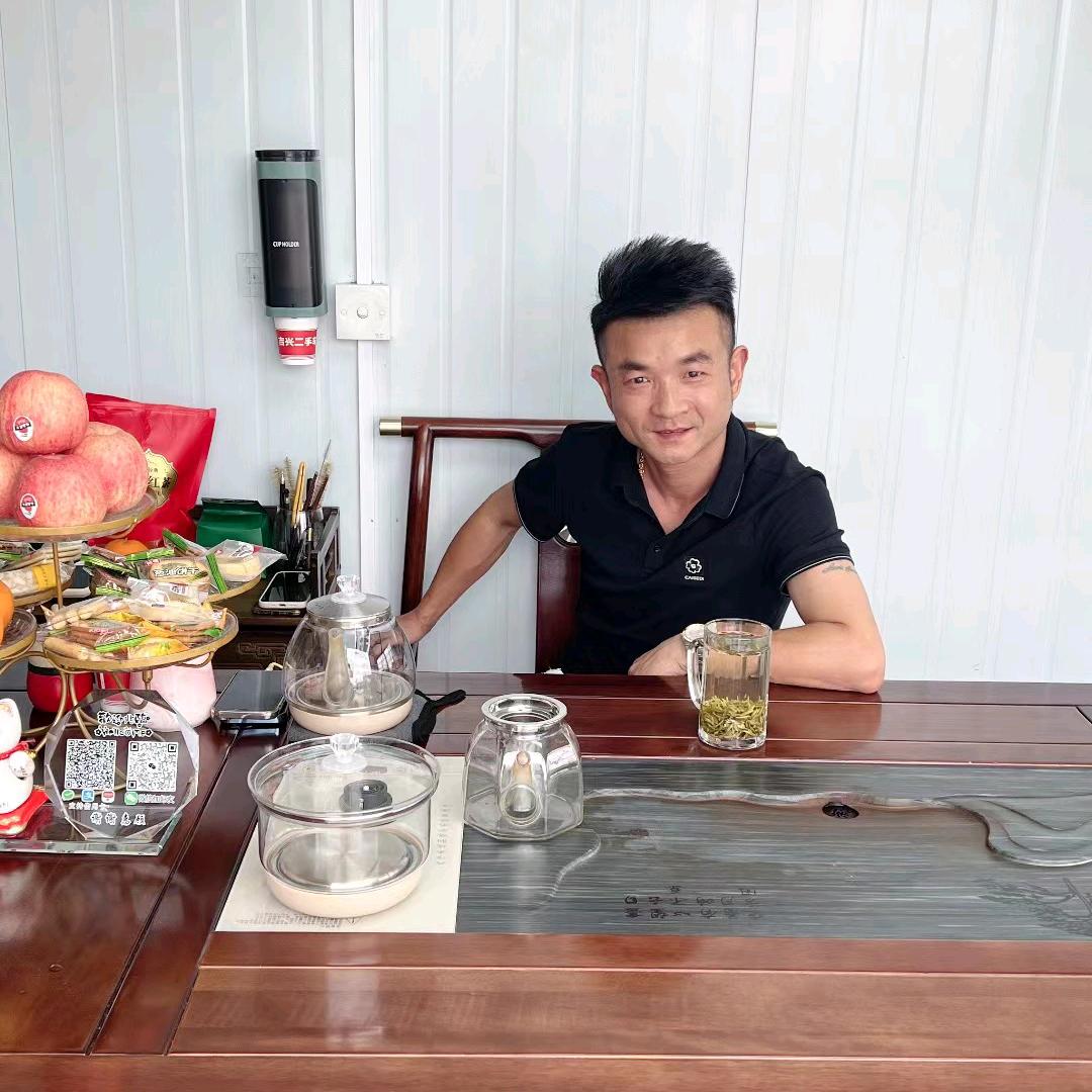 吉兴二手车 张哥