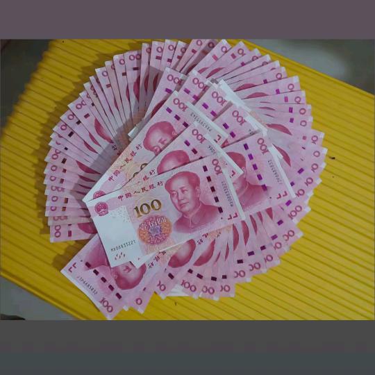 一个人生活有谁来宠我？会幸福快乐。