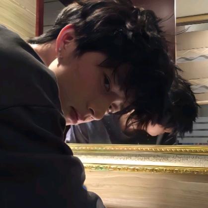 莫莫控