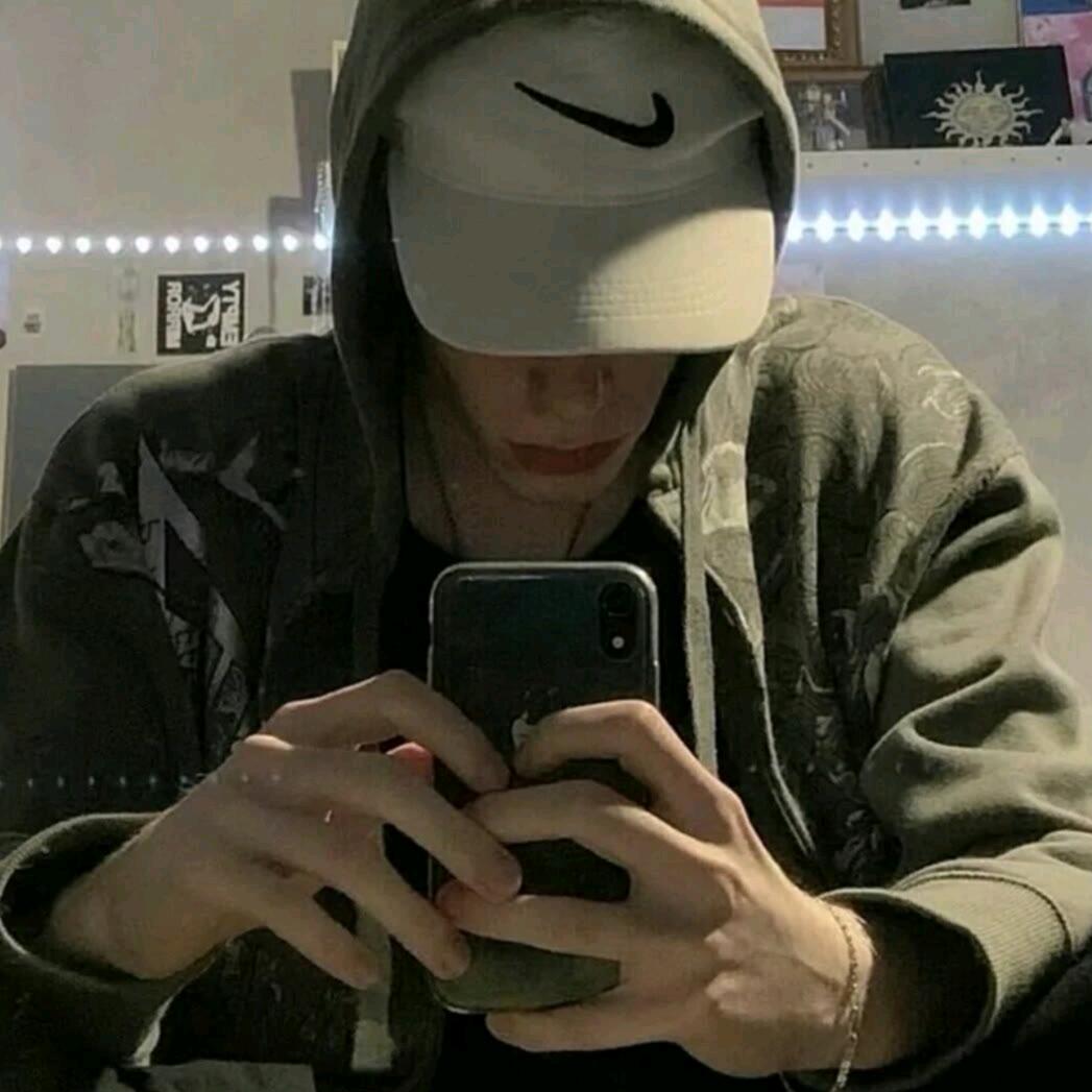 今天小邱退休了吗