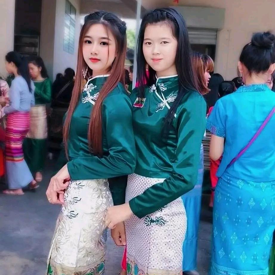 ၶၢမ်ႇယူႇၵေႃႇလဵဝ်🌹🥀