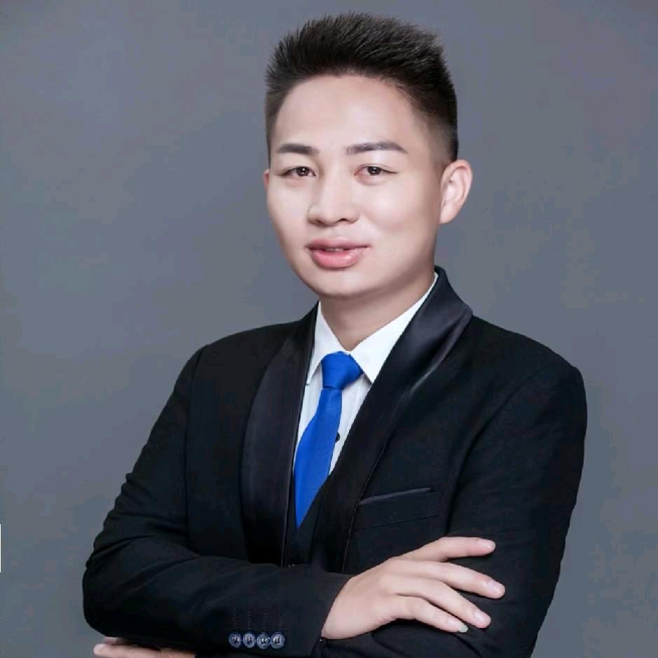 一个在光明的地产人