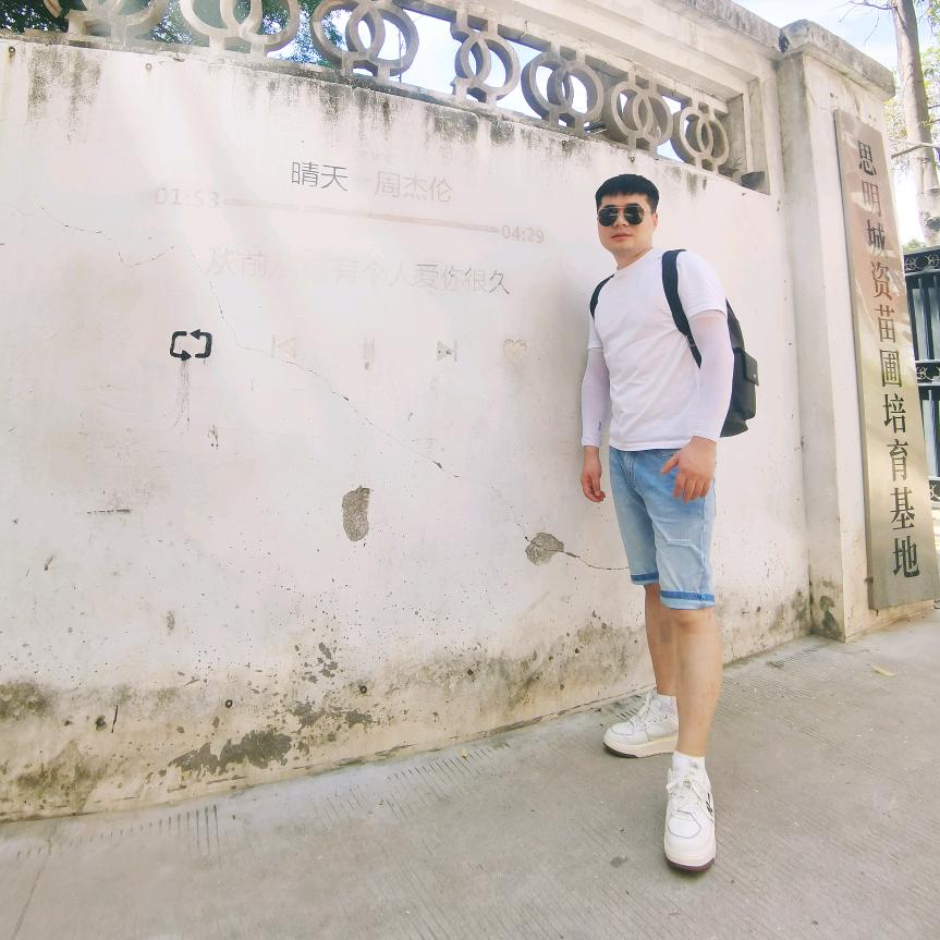 张翔               🕳