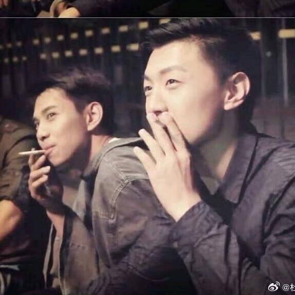 地球Peng的一声～我一定要得到冯美美！