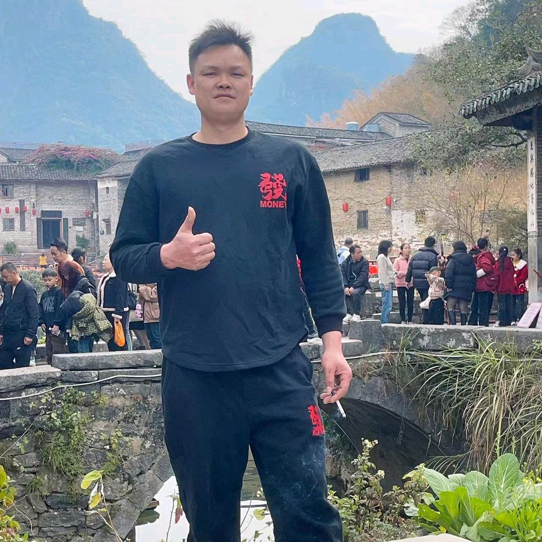 不迷人的明哥