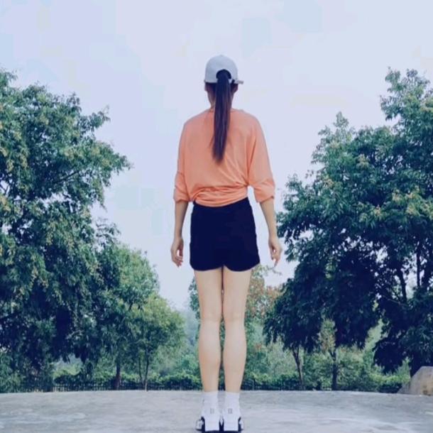 自学曳舞者小秀