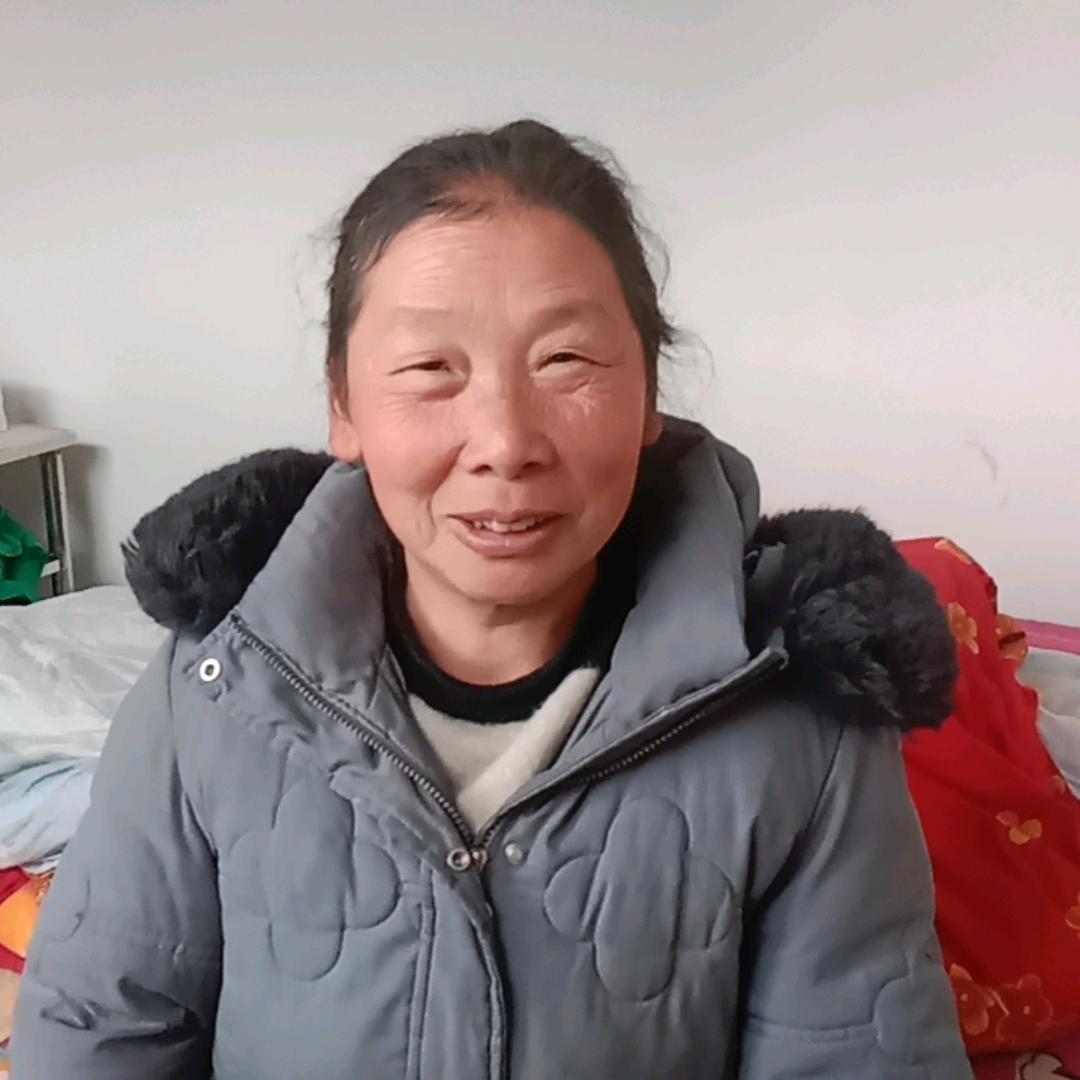 黄桃罐头。