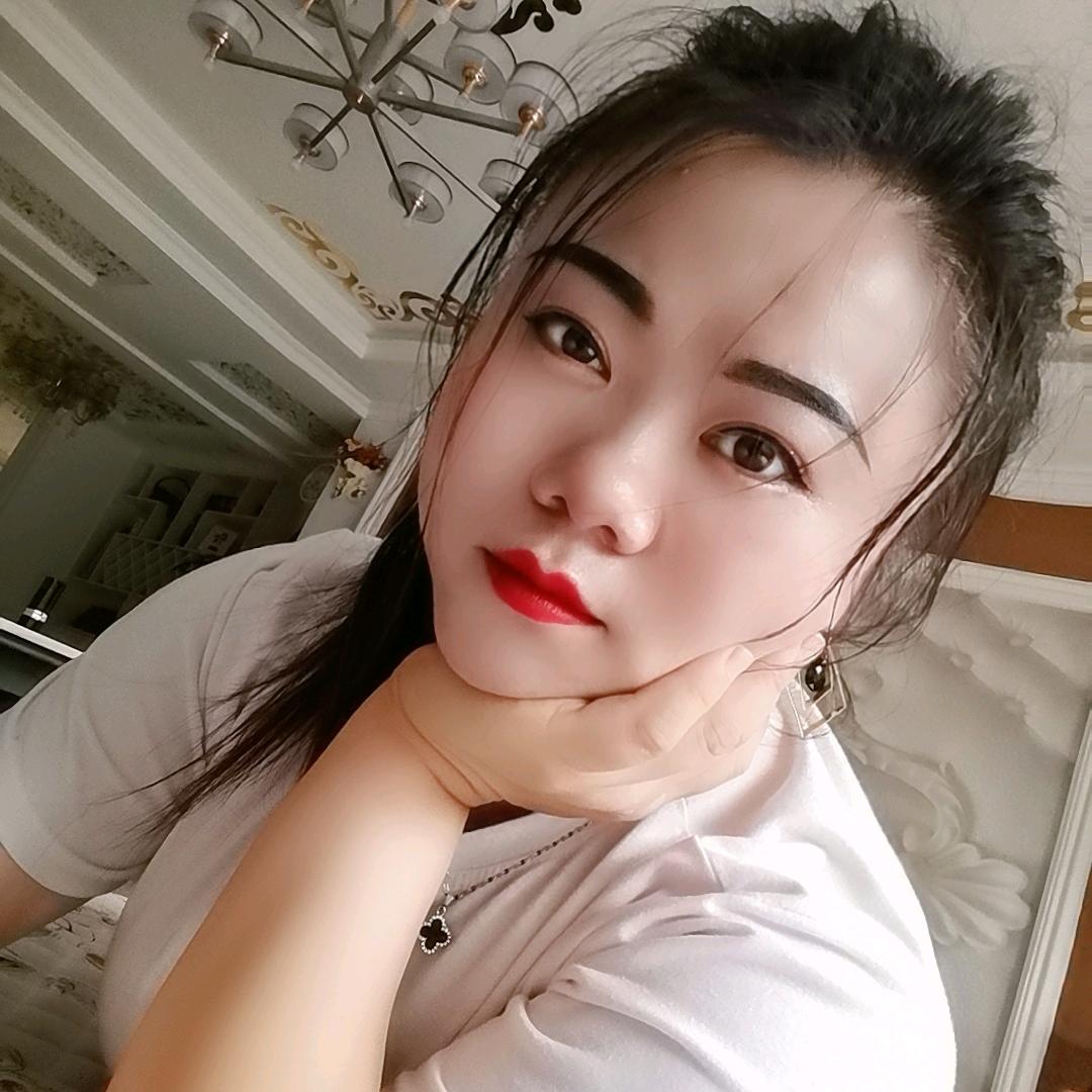 陈   欣