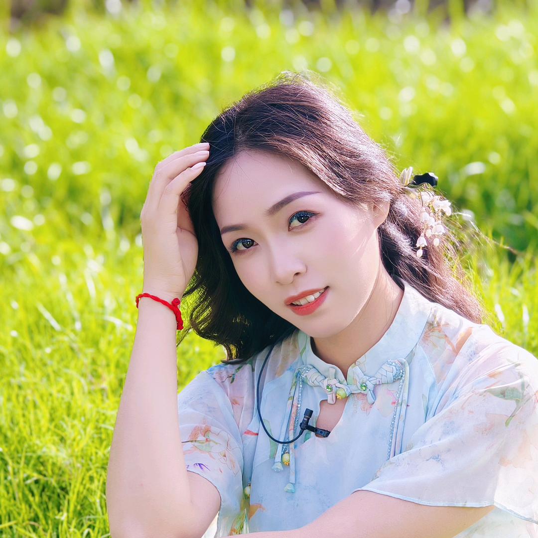 蓝梅朵朵