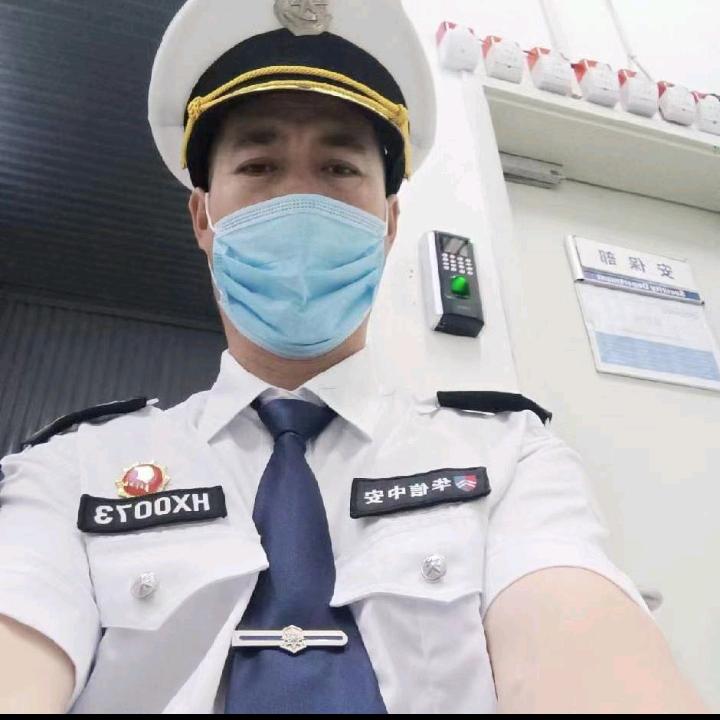 孔令华