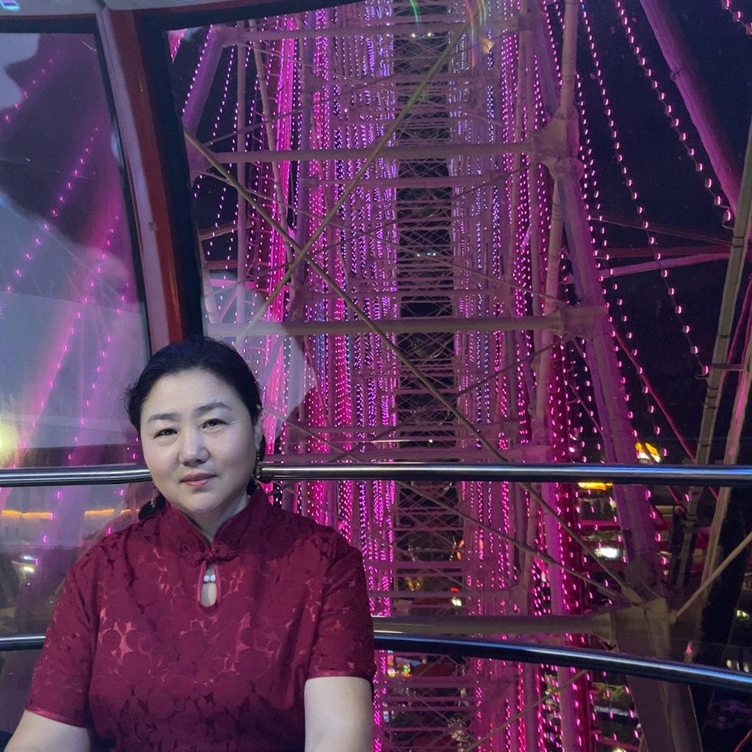 婷婷卖麻辣鸡杂