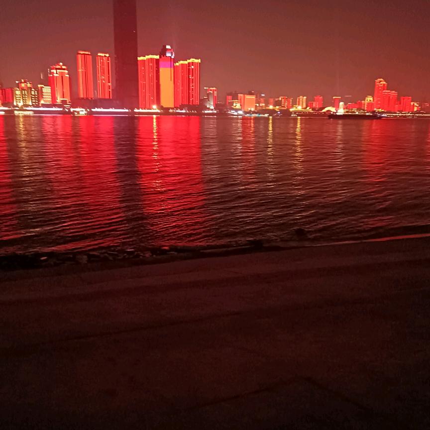 带你安家的杨姐